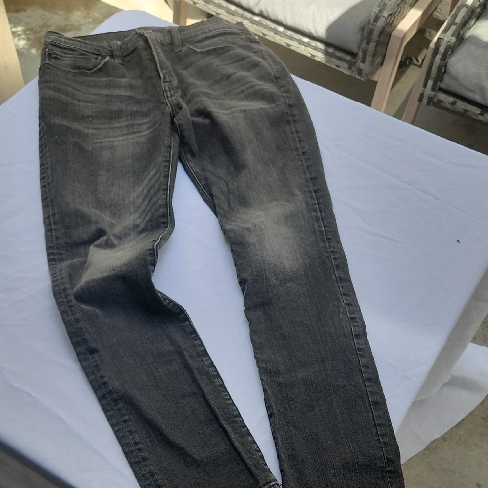Lucky Brand Black Skinny Jeans with Sleek Design